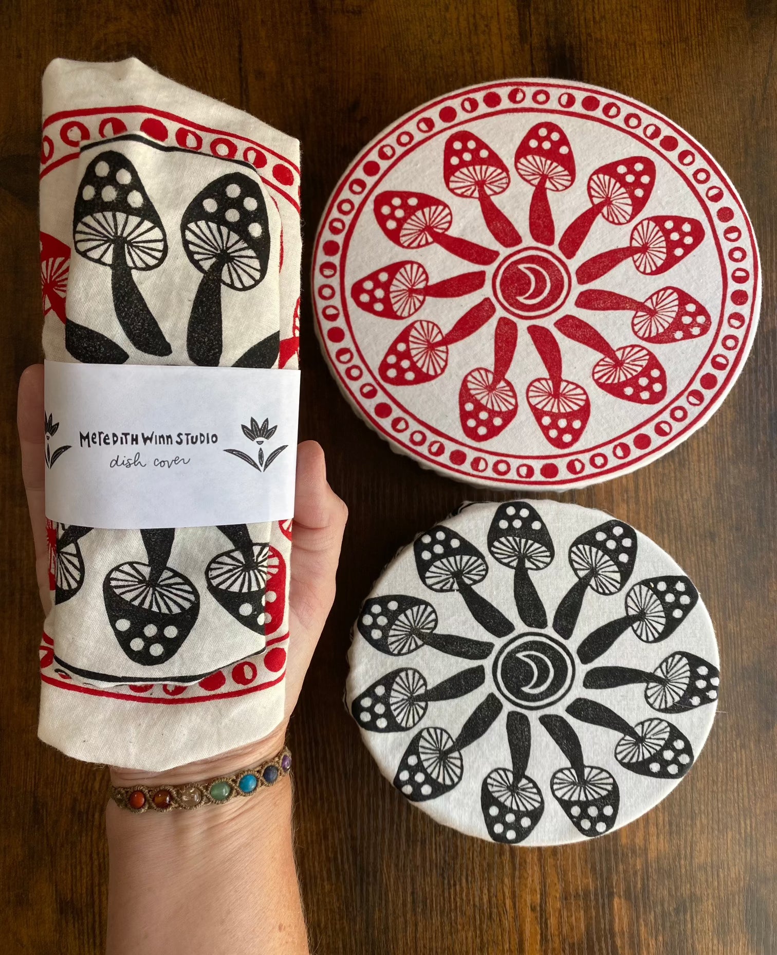 Cloth Dish Covers - Mushroom set (8.5" black, 10.5" red)