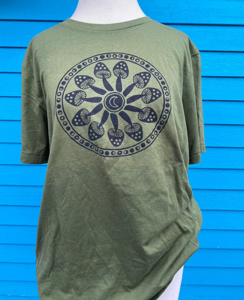 Mushroom t-shirt (moss green)