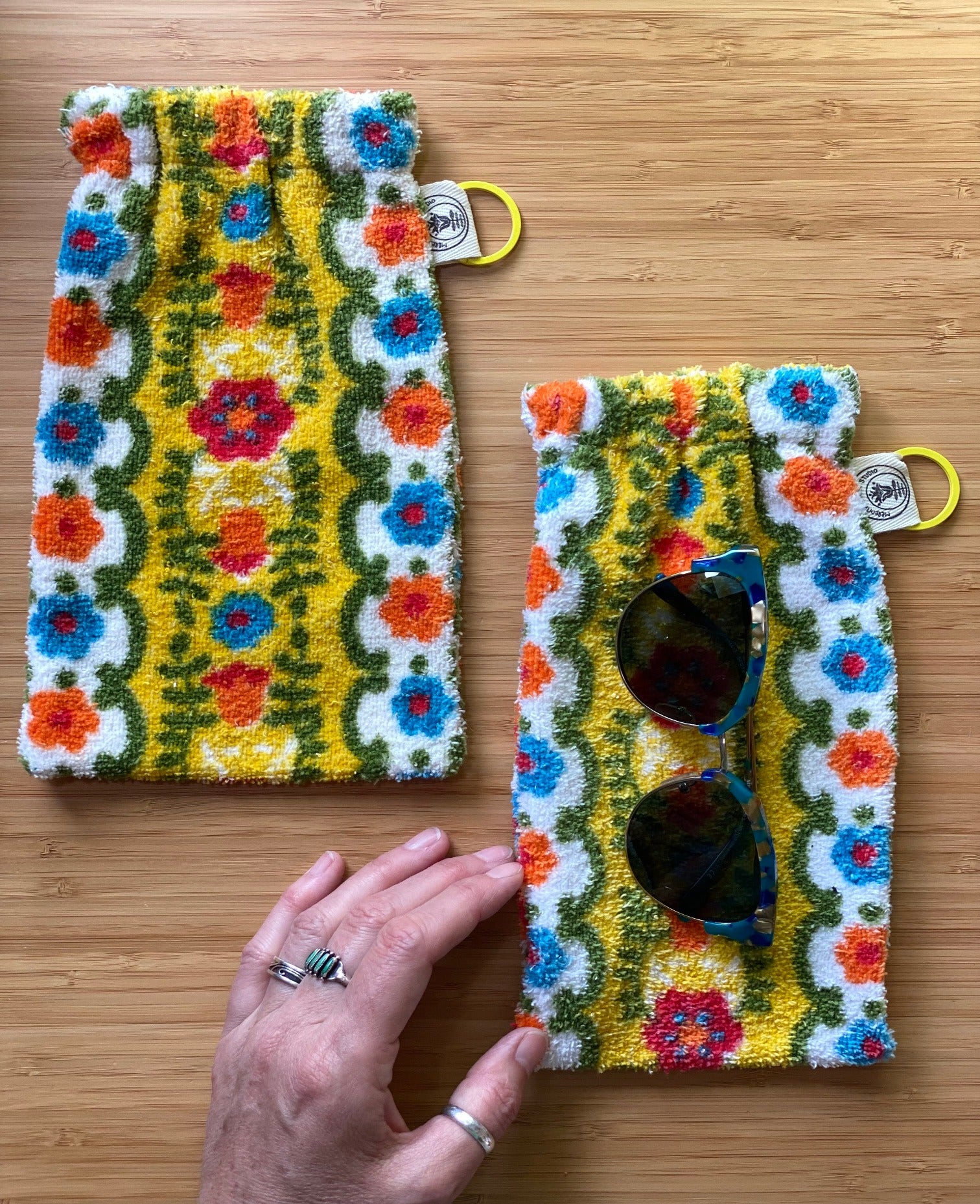 vintage towel squeeze purse - (large) floral folk art
