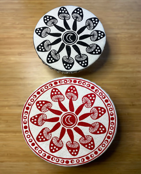 Cloth Dish Covers - Mushroom set (8.5" black, 10.5" red)